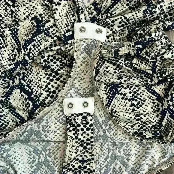 DNA couture snakeskin print collared bodysuit - Picture 3 of 7